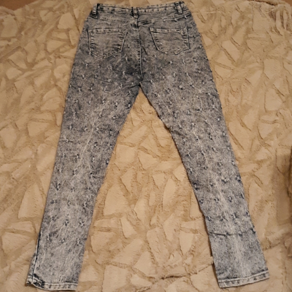 VIP....(Jeans - Picture 5 of 6